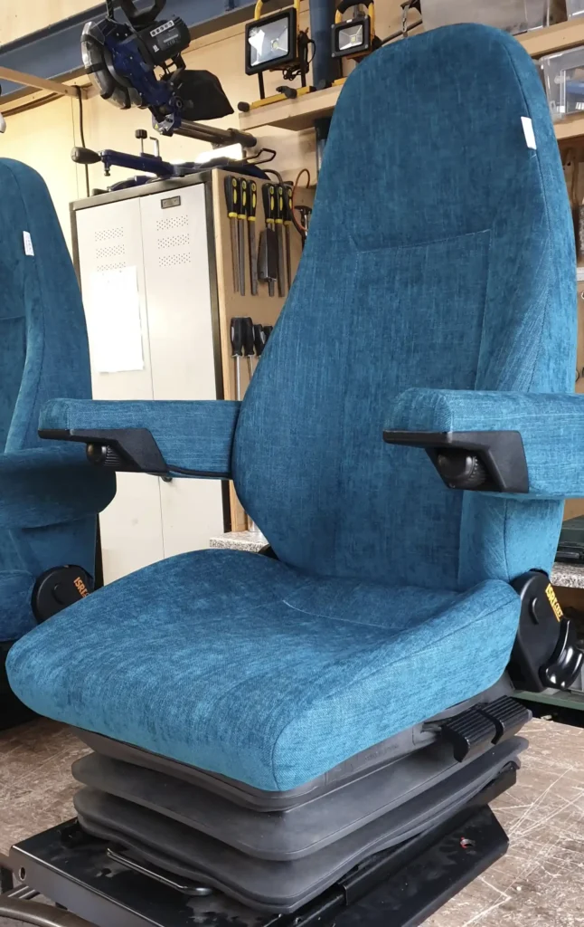 Camper – Auto's, camper, motor, en scooters, herstoffering door Holland Design Label Breda