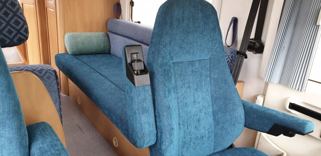 Camper – Auto's, camper, motor, en scooters, herstoffering door Holland Design Label Breda