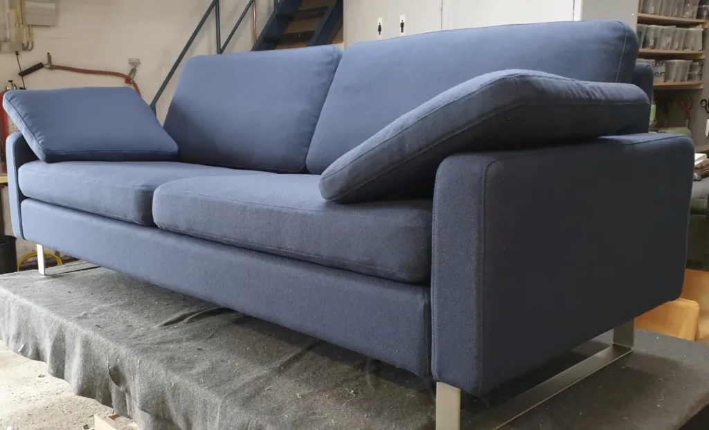 Cor Conseta blauw – Diverse merken, herstoffering door Holland Design Label Breda