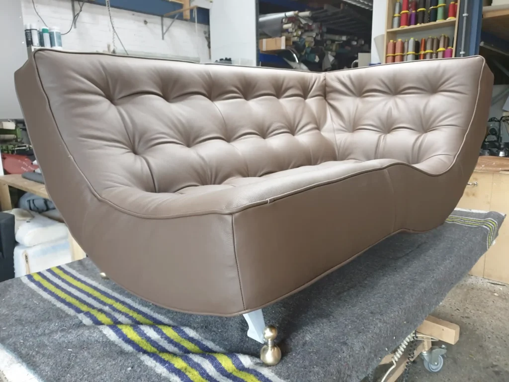 Quintus Montis Chaise Lounge weer klaar voor vele jaren zitgenot – Montis, herstoffering door Holland Design Label Breda