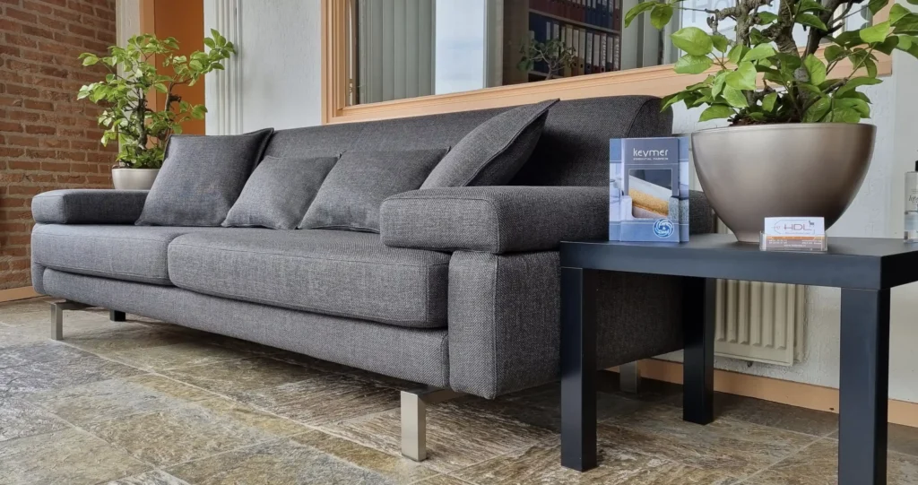 Havee bank – Diverse merken, herstoffering door Holland Design Label Breda