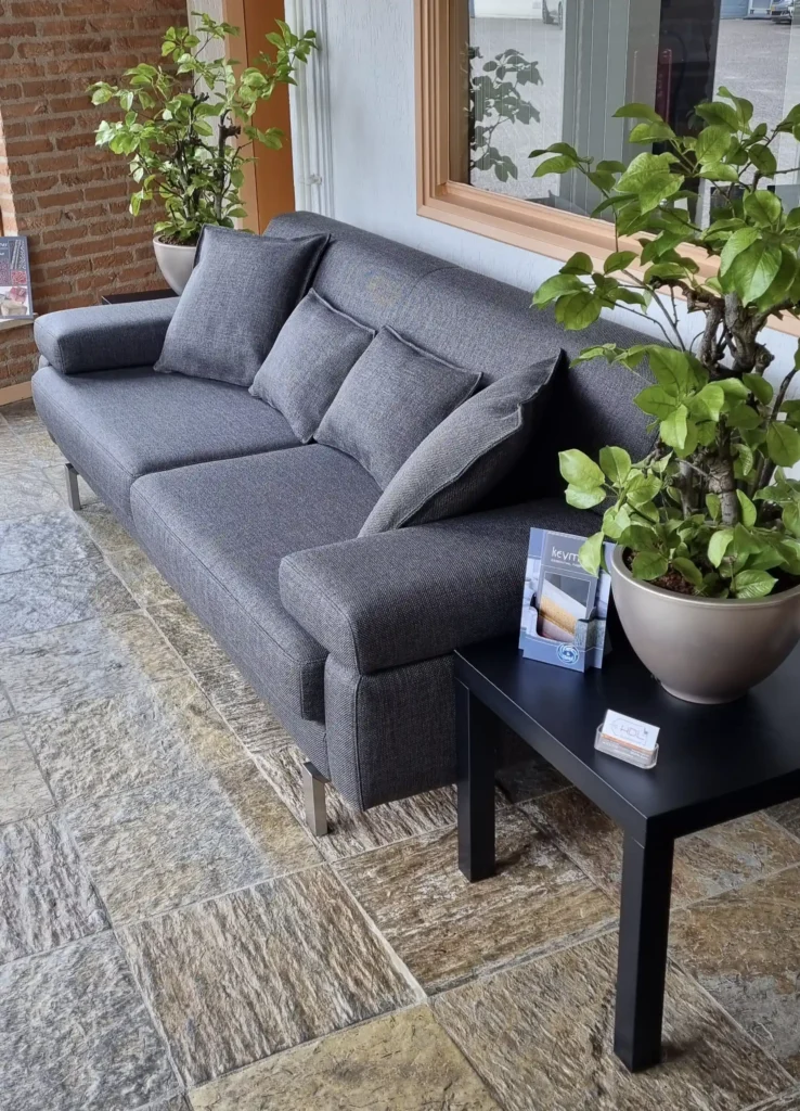 Havee bank – Diverse merken, herstoffering door Holland Design Label Breda