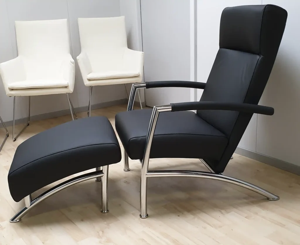 Helical vast met hocker – LeoLux, herstoffering door Holland Design Label Breda