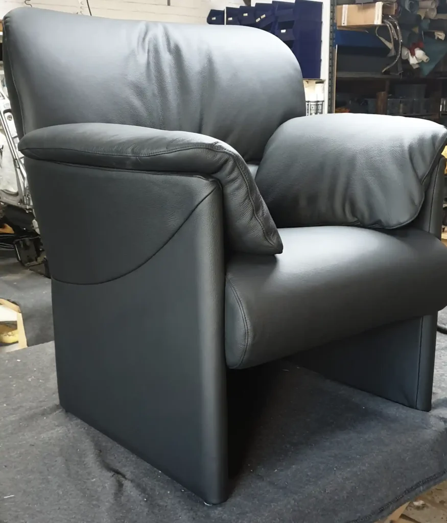 Jori fauteuil – Diverse merken, herstoffering door Holland Design Label Breda