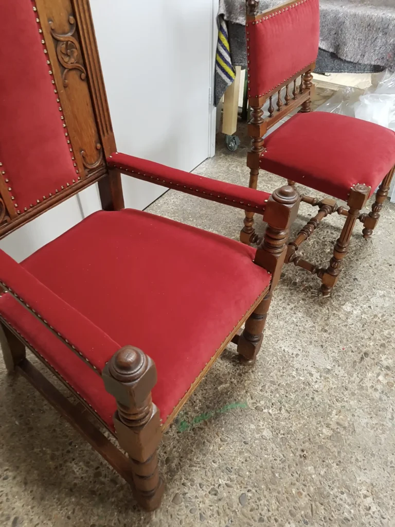 Klassiek Stoffeerwerk rood – Klassiek, herstoffering door Holland Design Label Breda