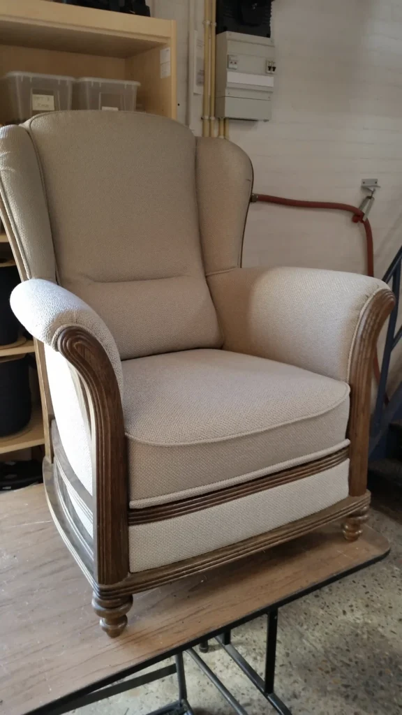 Klassieke fauteuil na – Klassiek, herstoffering door Holland Design Label Breda
