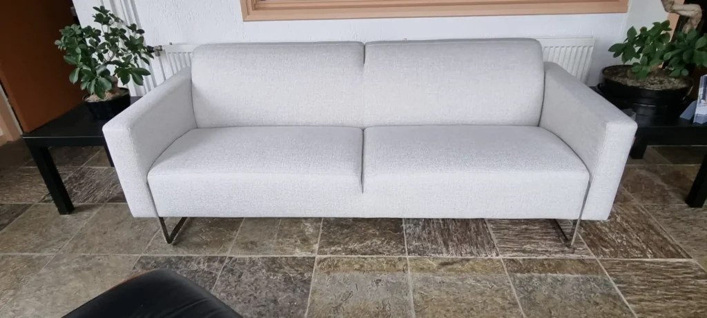 Mare Artifort in stof Renew – Diverse merken, herstoffering door Holland Design Label Breda