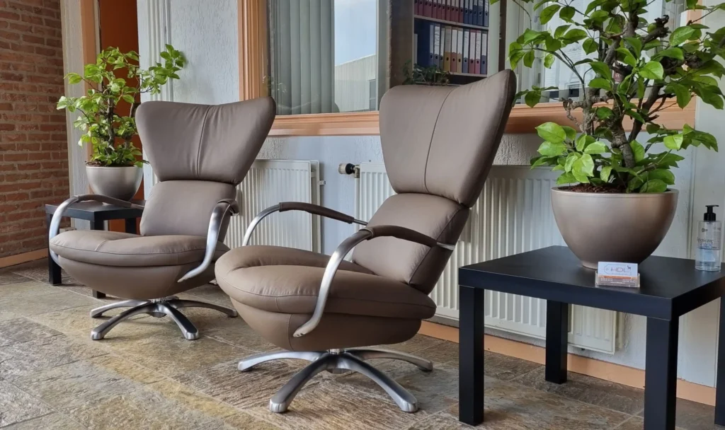 Portofolio onder de kop Leolux – LeoLux, herstoffering door Holland Design Label Breda