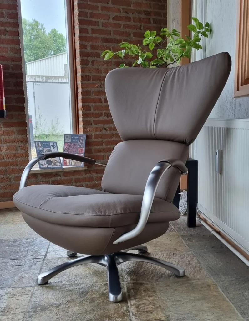 Portofolio onder de kop Leolux – LeoLux, herstoffering door Holland Design Label Breda