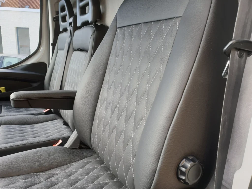 Auto bekleding – Auto's, camper, motor, en scooters, herstoffering door Holland Design Label Breda