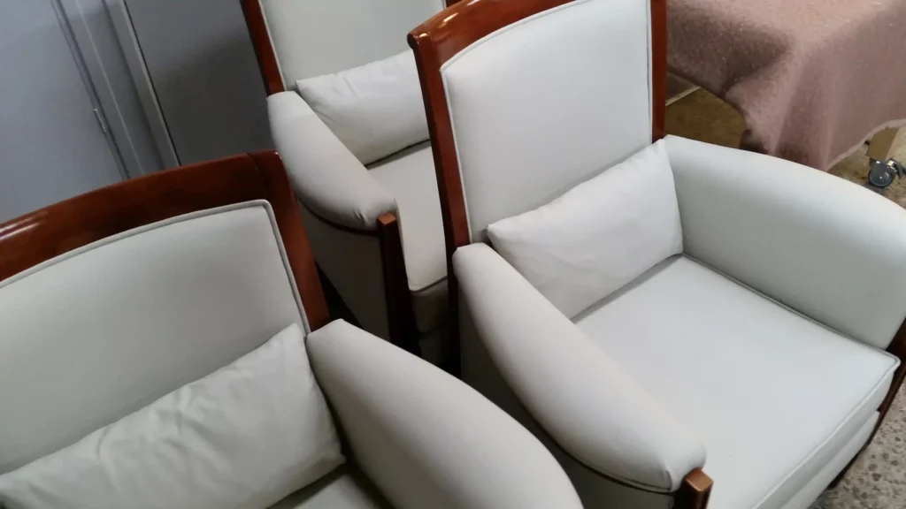 Klassieke fauteuil – Klassiek, herstoffering door Holland Design Label Breda